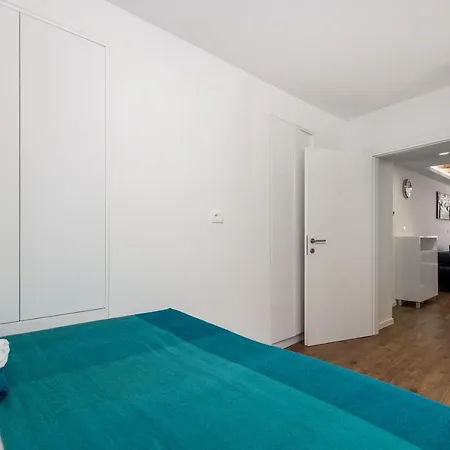 Central Apartments Dalmatina Rijeka Exterior photo