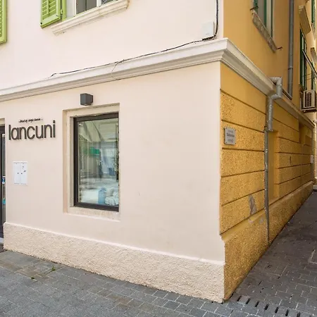 Central Apartments Dalmatina Rijeka Exterior photo